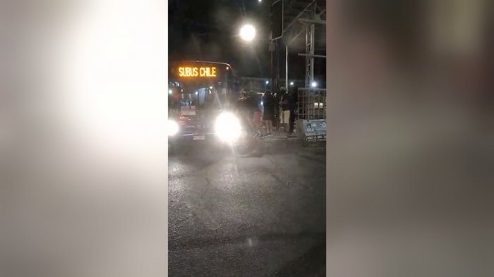 Manifestante murió atropellado por sujeto que robó bus de Red en San Ramón