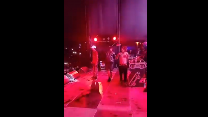 Pablo Chill-E se enoja, insulta al público y termina show luego de que lanzaran botella al escenario