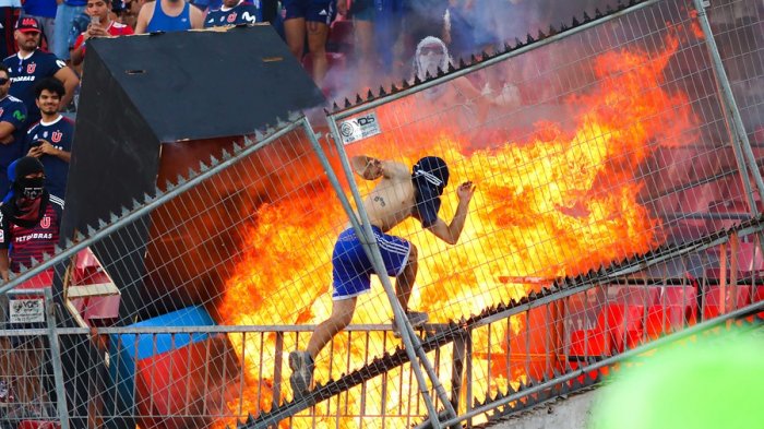 La dura sanción que arriesga la U por los serios incidentes en el partido por la Libertadores