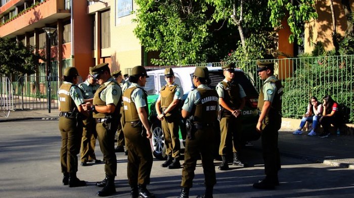 Una detenida tras incidentes aislados en Liceo Darío Salas en nueva jornada de la PSU