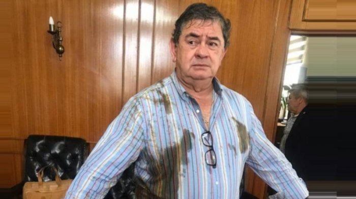 Habló la mujer que lanzó excremento a concejal de Talca: 