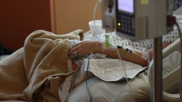 Brasileña fingió tener síntomas del coronavirus para recibir atención prioritaria en una clínica