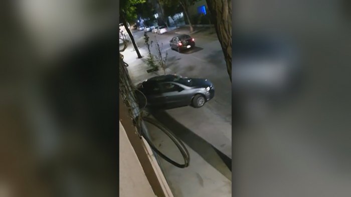 Vecinos grabaron a sujetos robando 10 autos desde una empresa de rent a car en Santiago Centro