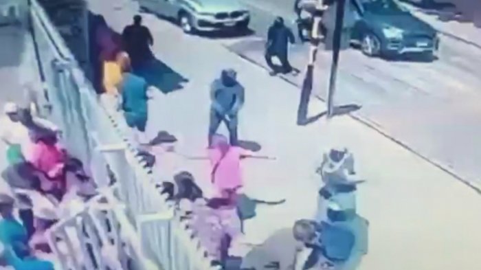 A plena luz del día: 16 delincuentes realizaron violento asalto en banco de Puente Alto