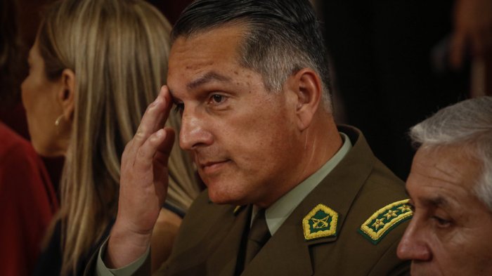 Tribunal autoriza interrogación a general Rozas por 30 querellas judiciales en su contra