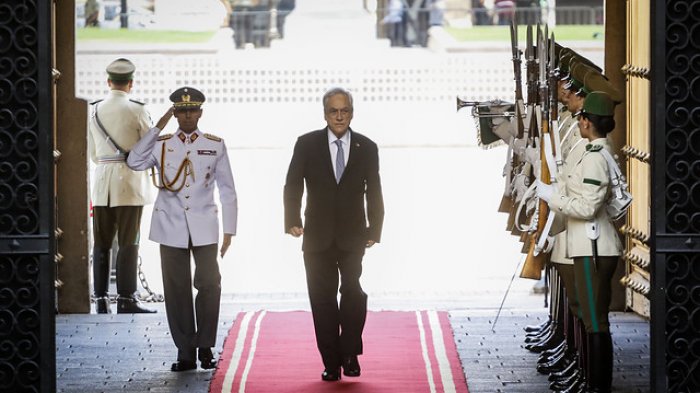 Piñera regresa de sus vacaciones este lunes y encabeza consejo de gabinete con todos los ministros
