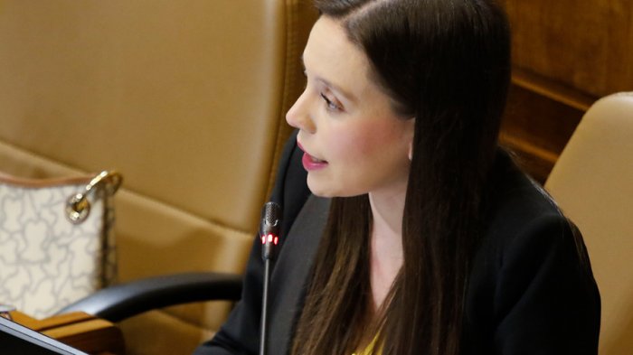 Camila Flores molesta por el cierre del Hotel O´Higgins: “Esta es la ‘dignidad’ de la que hablan”