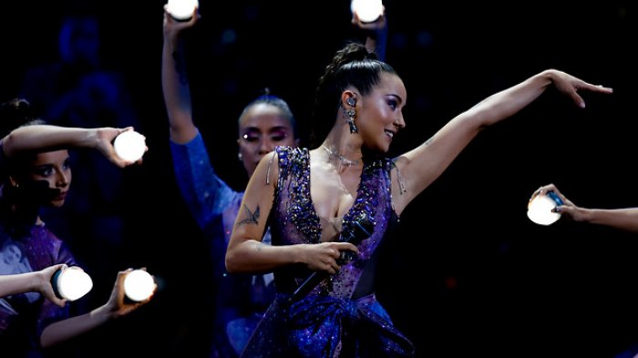 Los mensajes por el feminismo, agua y nueva Constitución de Denise Rosenthal en su noche triunfal