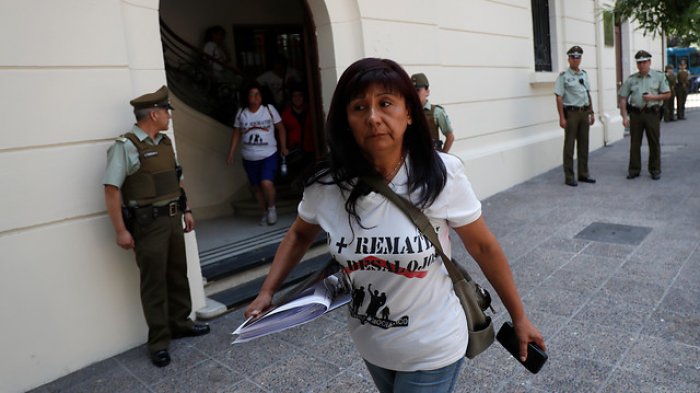 Roxana Miranda tras pifias en Plaza Italia por llamar a no votar en el plebiscito: “La única que va a ganar es la elite política”