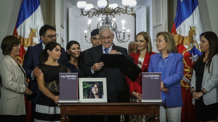 Amplía el femicidio a todos los crímenes por motivos de género: Presidente Piñera promulgó la 