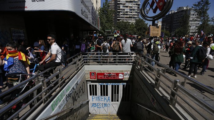 Proyectan reapertura de combinación de estación Baquedano para abril