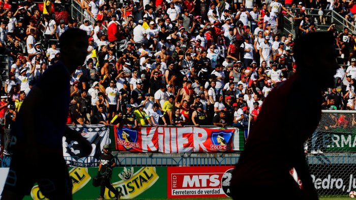 Hincha de Colo Colo fue apuñalado durante “arengazo” en Bolivia