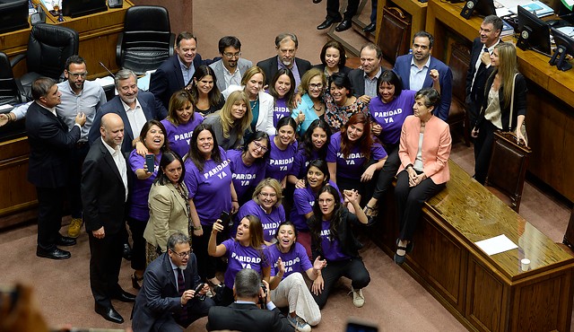 Paridad de género: Advierten que medida sólo puede ser efectiva si gana convención constitucional