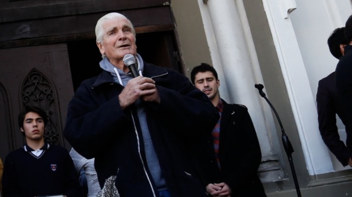 “Está delicado, pero no ha fallecido”: Desmienten muerte del sacerdote Mariano Puga