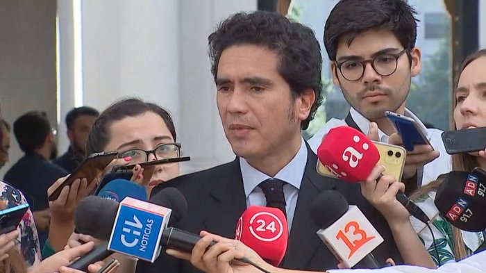 Ministro de Hacienda por alza del dólar: 