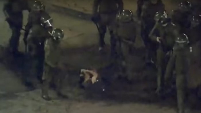 Obstrucción y falsificación de instrumento público: Reformalizarán a carabineros imputados por golpiza en Ñuñoa