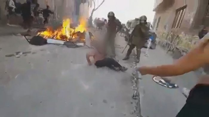 Carabinero que golpeó a adulto mayor habría sido enviado a labores administrativas