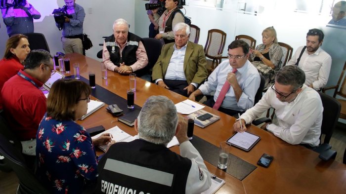 Coronavirus: Municipios impulsan medidas internas tras 201 casos confirmados en Chile