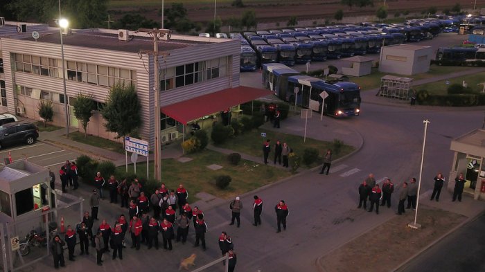 Trabajadores de Subus paralizan sus labores y exigen medidas de protección por el coronavirus