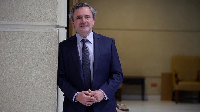 Tras asistir a un matrimonio: Gustavo Sanhueza es el primer parlamentario enviado a cuarentena