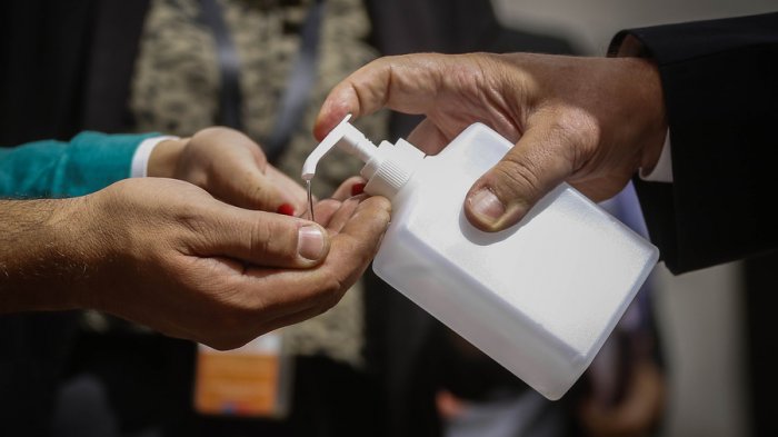 ¿Qué productos debo usar para mantener sanitizada mi oficina?