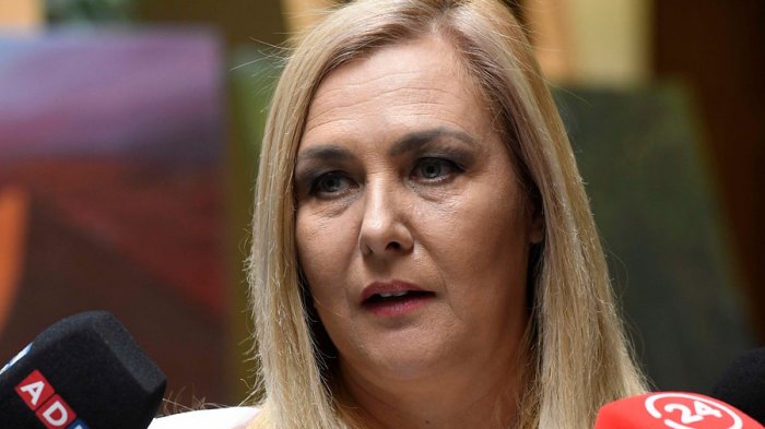 Incluyendo Internet: Diputada Jiles exige al gobierno congelar el cobro de servicios básicos