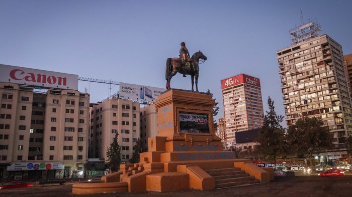 Intendencia de la RM fue quien ordenó la limpieza de la estatua al general Baquedano