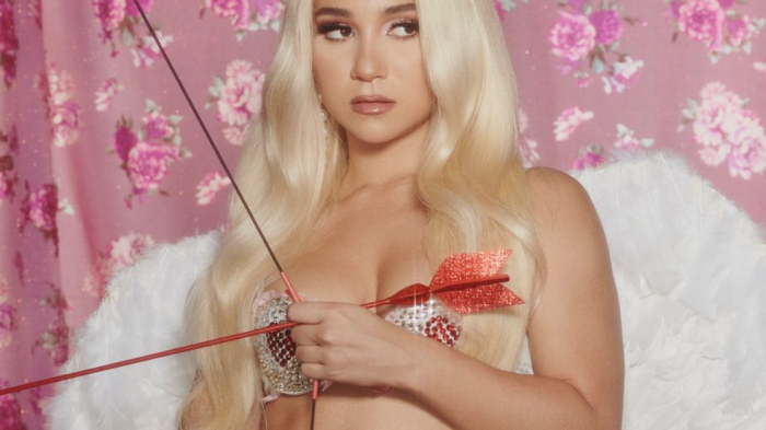 Princesa Alba llama a quedarse en casita: 