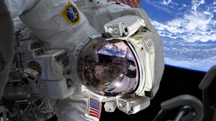 Escribir y trabajar en equipo: Astronauta de la NASA entrega consejos para sobrevivir a la cuarentena