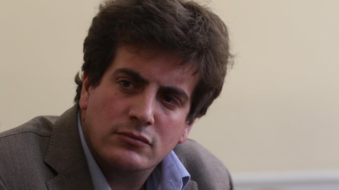 Diego Schalper pide que se vigile vía GPS a quienes padezcan de coronavirus