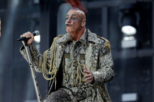 Vocalista de Rammstein se encuentra internado la UCI: Resultó positivo a coronavirus