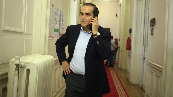 Presentan recurso de protección por dictamen que permite a empresas no pagar sueldos en cuarentena