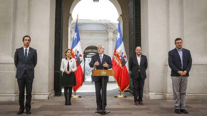 Gobierno anuncia beneficios para el pago de agua y luz y plan solidario de conectividad