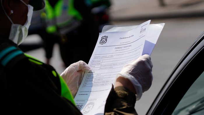 Caídas en sistema virtual y filas en comisarías: Los problemas al obtener permisos temporales para la cuarentena