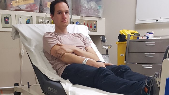 Científico probaba invento para evitar contagios y terminó con cuatro imanes atorados en la nariz