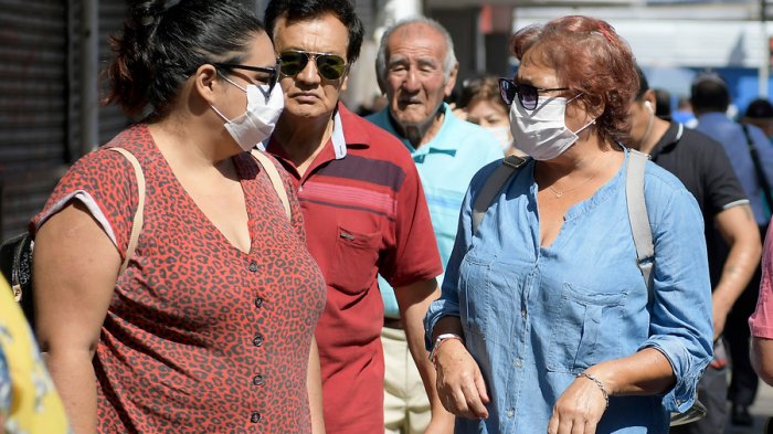 Por qué tienes que dejar de tocarte la cara ahora mismo y cómo hacerlo un hábito