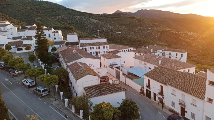 El pueblo español que se logró aislar totalmente de la pandemia del COVID-19: Zahara de la Sierra