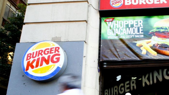 Suspenden contratos de trabajadores en Chile de Starbucks, Burger King, Chili’s y PF Chang’s