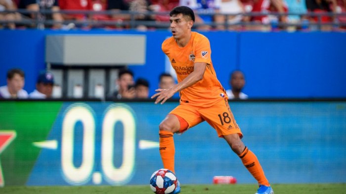 EE.UU: Futbolista chileno del Houston Dynamo relata cómo se ve obligado a entrenar en su casa