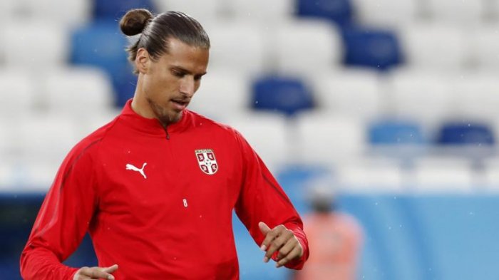 Futbolista serbio no respetó la cuarentena y fue condenado a arresto domiciliario