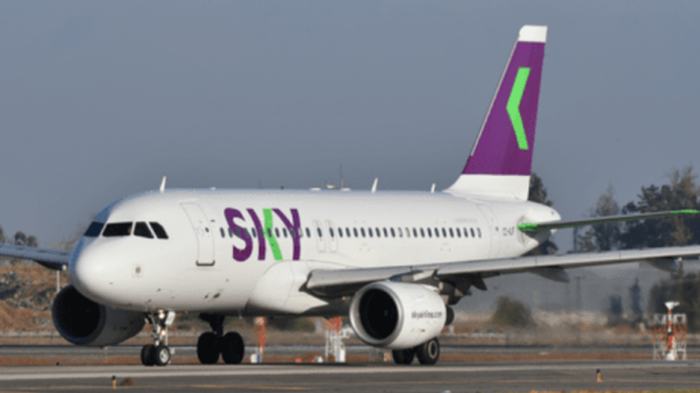 Sindicato de tripulantes llega a acuerdo con Sky: Rebajarán sus sueldos durante cinco meses