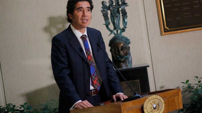 Ministro de Hacienda afirma que nuevas medidas económicas se financiarán con reasignación del presupuesto público