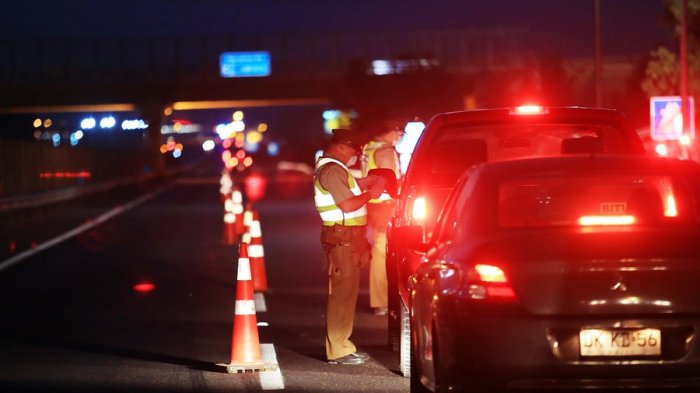 Minsal reportó mayor cifra de fallecidos en un día y cordones sanitarios generaron atochamientos en las rutas