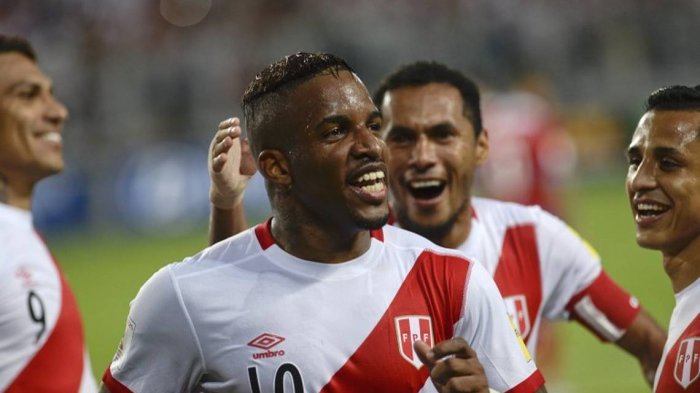 Jefferson Farfán critica recorte salarial del 40% en su club: 