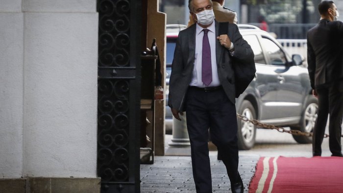 Polémica en medios internacionales: ¿Chile cuenta los fallecidos por coronavirus como pacientes recuperados?