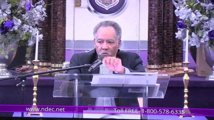 Obispo evangélico que seguía realizando servicios porque “Dios es más grande que este temido virus”, murió por COVID-19