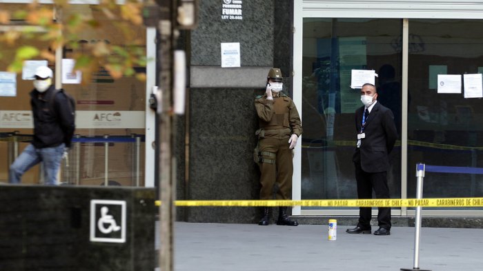 Alcalde de Renca contradice la versión de Carabineros tras detener a hombre que figuraba en el registro de COVID-19