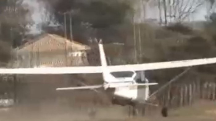 Polémico aterrizaje de avioneta en Pichilemu: Piloto fue obligado a devolverse