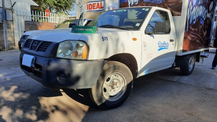 Detienen a 3 sujetos que robaron un camión repartidor de Marinela