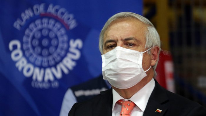 Mañalich descarta entregar datos de contagiados a alcaldes: 